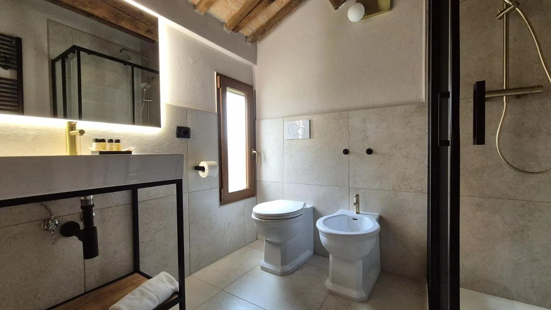 Il Bivio Hotel Correggi 0*,  Italy